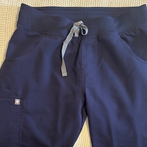 Figs Women's Navy Scrub pants - Picture 1 of 6
